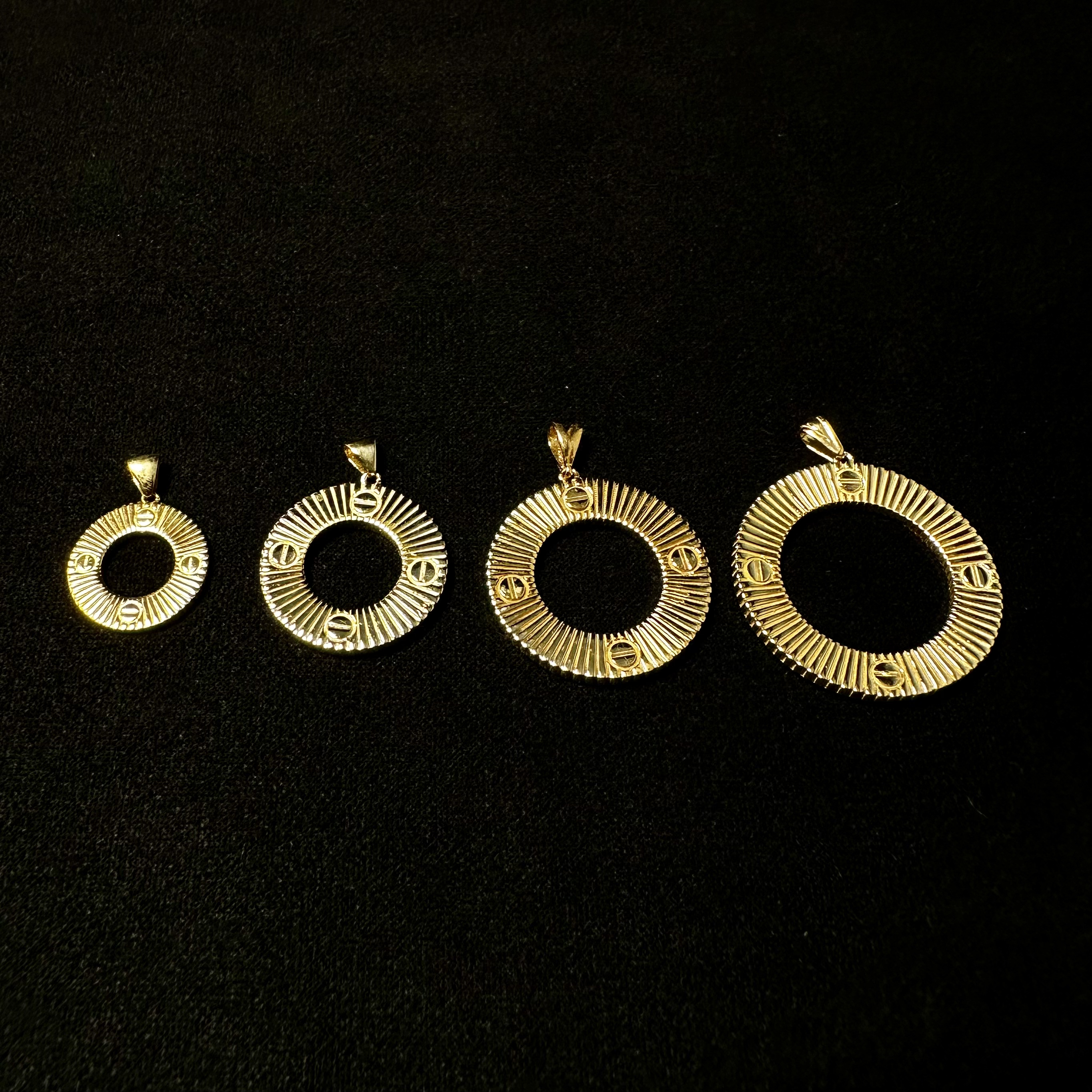 مدال کارتیر آن لیمیتد گرد سایز ۱